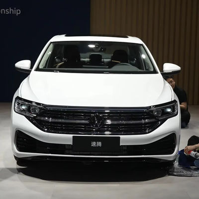 VW サギター 300TSI DSG エクセレンス エディション ガソリン コンパクト 車両 5人座 スリムなデザイン