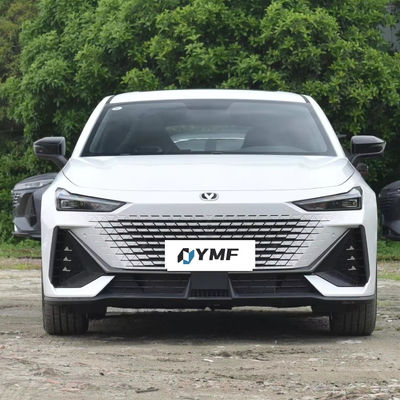 2023年 チャンガン UNI-V 1.5t コンパクト セダン 中型・大型車 4ドア車体構造