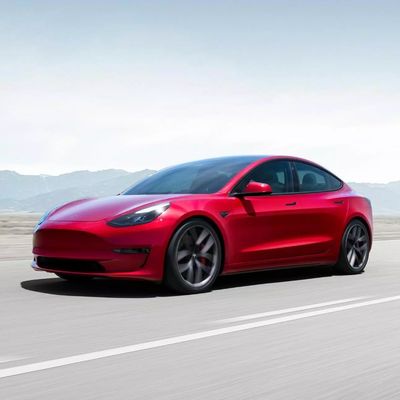 テスラ・モデル3 アドバンストブレーキシステムと電動車用70KWhのバッテリー容量