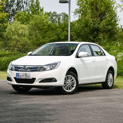 電気自動車SUV 中古車 BYD E5シリーズ 480KMホイールベース 2660 マックススピード 130km/h