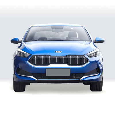 KIA K3 EV電気自動車 5席 410KM 家族用と消費電力 KWh 13.6